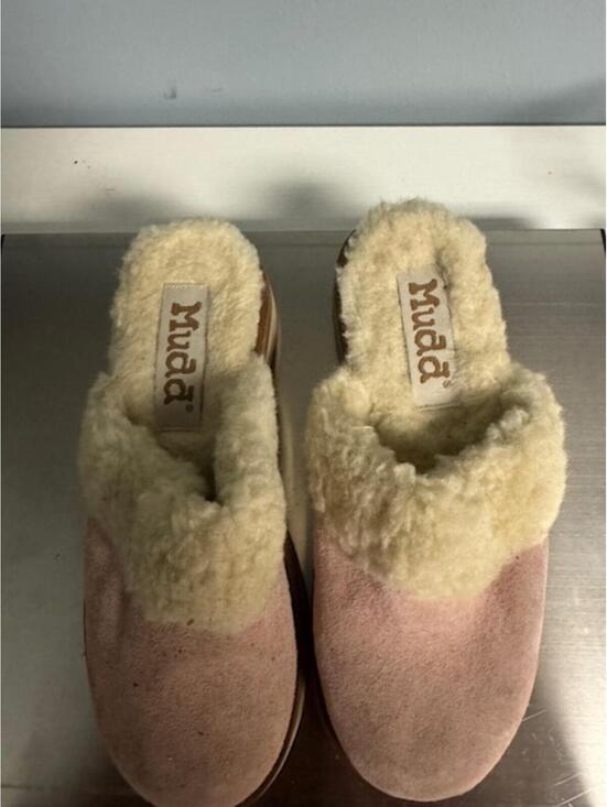 Mudd Shoes - Mudd Cozy Faux Shearling Slippers - Size 7
